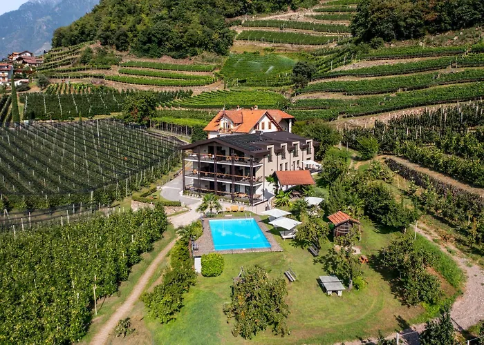 Hotel Garni Winklerhof Algund